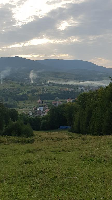 Lara Hotel Solochyn Buitenkant foto