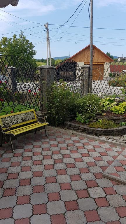 Lara Hotel Solochyn Buitenkant foto