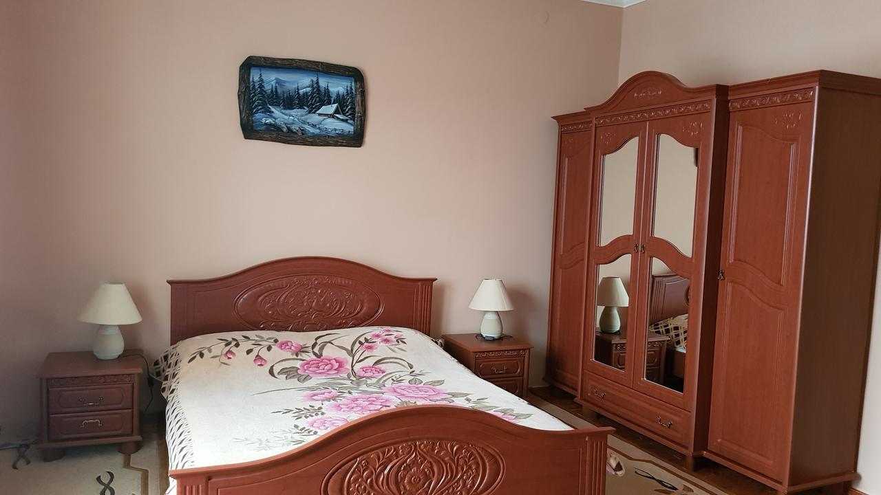 Lara Hotel Solochyn Buitenkant foto