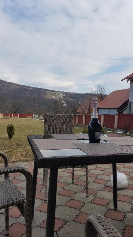 Lara Hotel Solochyn Buitenkant foto